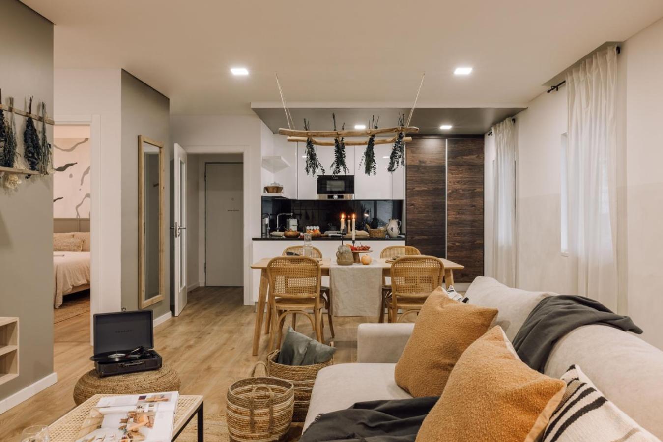 Apartment Linares - 2 Bedrooms, Terrace In Campo De Ourique *