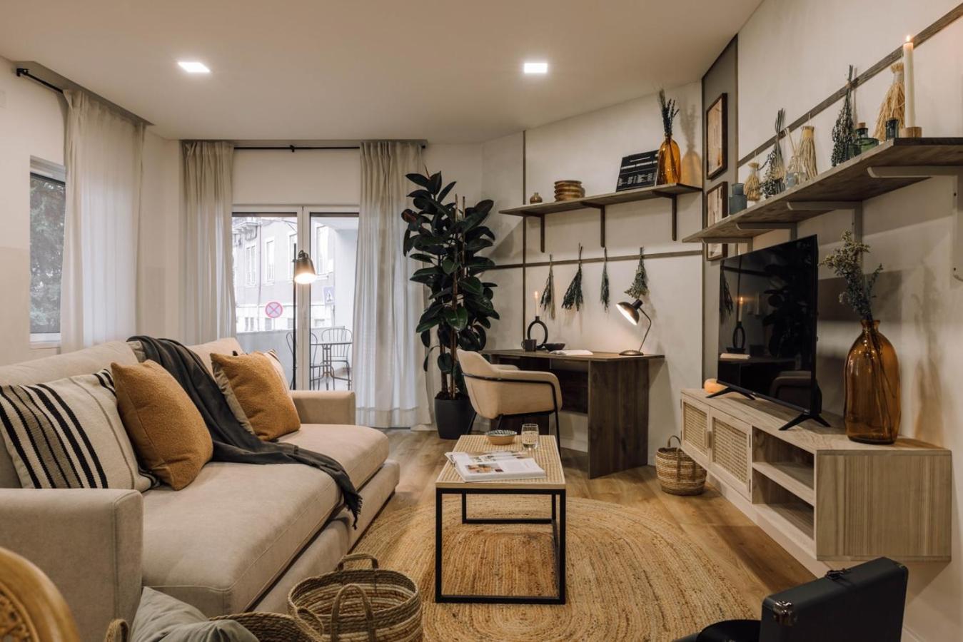 Apartment Linares - 2 Bedrooms, Terrace In Campo De Ourique *